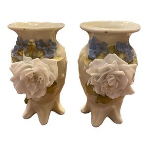 Beautiful pair of Antique Capodimonte bud vases 3.75” H x 2.5”